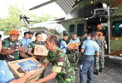 Akses Darat Lumpuh, TNI AU Jadi Andalan Kirim Bantuan ke Aceh–Sumut–Sumbar Lewat Lanud Roesmin Nurjadin
