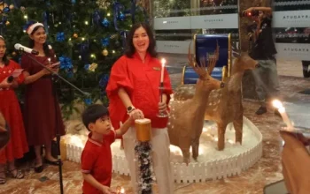 Aryaduta Pekanbaru Rayakan Tree Lighting Ceremony, Simbol Harapan di Akhir Tahun