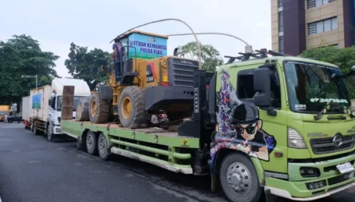 Bantuan Tahap II Meluncur ke Agam, Tim Trauma Healing dan Alat Berat Dikerahkan dari Riau