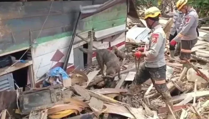Unit K-9 Temukan Jenazah di Lokasi Bencana Batang Toru