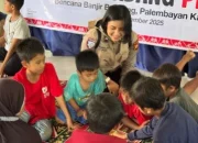 42 Psikolog Terjunkan Trauma Healing Korban Banjir Bandang Agam