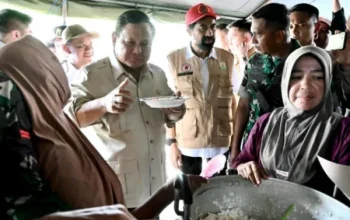 Presiden Prabowo Tinjau Pengungsi Bencana di Bireuen, Pastikan Bantuan Mengalir Lancar