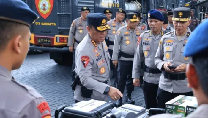 Polri Kerahkan 561 Personel dan Peralatan Taktis untuk Percepatan Penanganan Bencana di Aceh–Sumatera