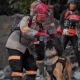 Video Haru Petugas SAR Aceh Beri Minum Anjing K-9 di Tengah Bencana, Simbol Kesetiaan dan Kemanusiaan