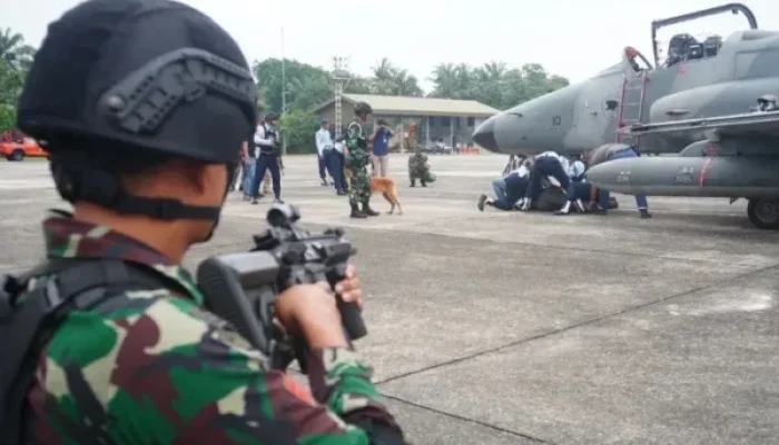 Pesawat Asing Terobos Langit Indonesia, Hawk Skadron 12 TNI AU Lakukan Force Down di Pekanbaru