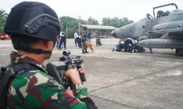 Pesawat Asing Terobos Langit Indonesia, Hawk Skadron 12 TNI AU Lakukan Force Down di Pekanbaru