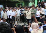 Presiden Prabowo Tinjau Pengungsi Banjir Langkat, Pastikan Kebutuhan Warga Terpenuhi
