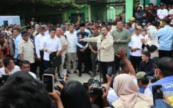 Presiden Prabowo Tinjau Pengungsi Banjir Langkat, Pastikan Kebutuhan Warga Terpenuhi
