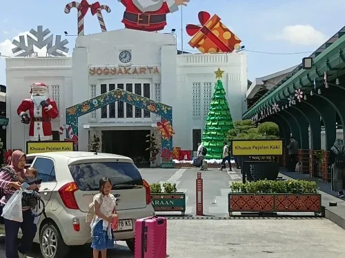 H-1 Natal 2025, KAI Daop 6 Yogyakarta Layani 66.621 Penumpang, Volume Tumbuh 9 Persen