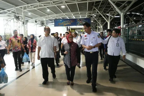 Kunjungan Menteri PPPA di Stasiun Yogyakarta, KAI Perkuat Komitmen Layanan Ramah Perempuan dan Anak