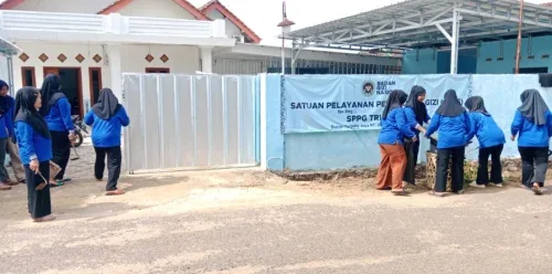 Jaga Mutu Makanan Gratis, Relawan Fokus Bersihkan Dapur Sosial