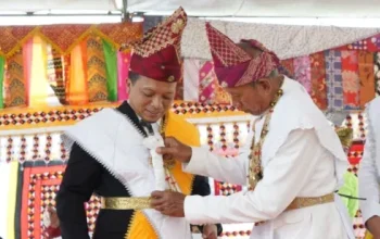 Bupati Pringsewu dan Ketua TP-PKK Dianugerahi Gelar Adat Saibatin Pardasuka