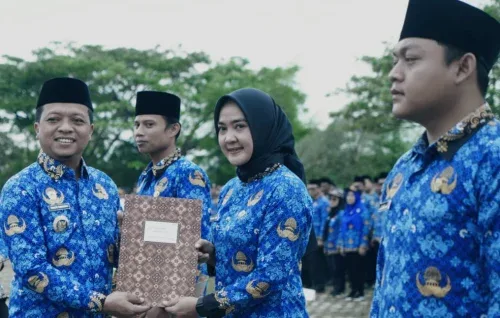 Apel Perdana 2026, Pemkab Pringsewu Serahkan SK Ratusan PPPK