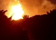 Pipa Gas TGI Bocor dan Terbakar di Inhil, Api Menjulang 15 Meter Picu Kepanikan Warga