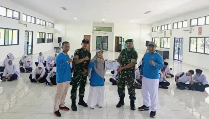 MTs YPPI Bengkalis Tanamkan Disiplin dan Nasionalisme Lewat Kunjungan Edukasi ke Kodim 0303