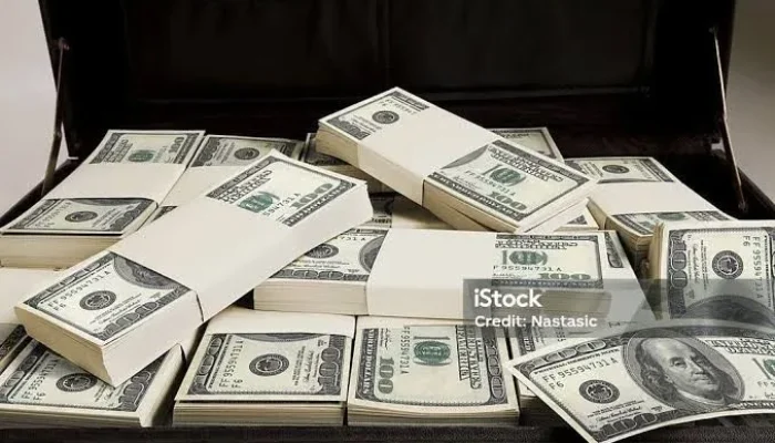 Pengaruh Financial Attitude Terhadap Financial Management Behavior di Indonesia