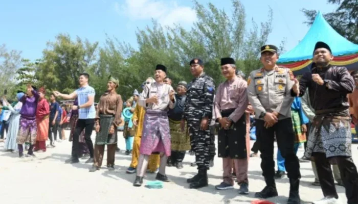 Layang-Layang Wau Mengangkasa, Bengkalis Menyapa Masa Depan dengan Warisan Tradisi