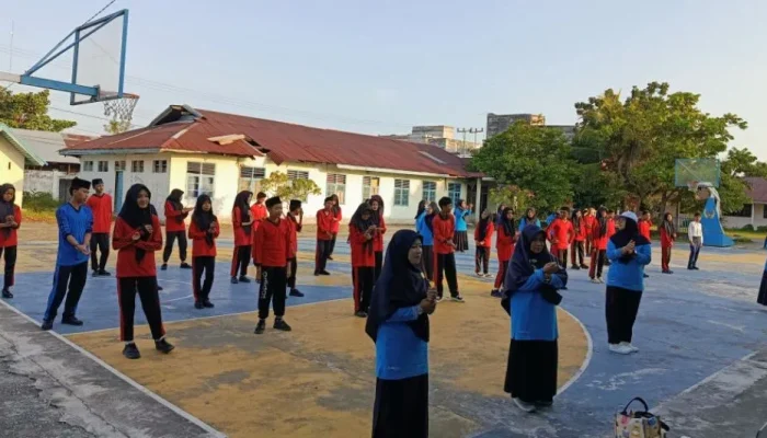 Keluarga Besar MTs YPPI Bengkalis Hidupkan Budaya Sehat Lewat Senam Bersama