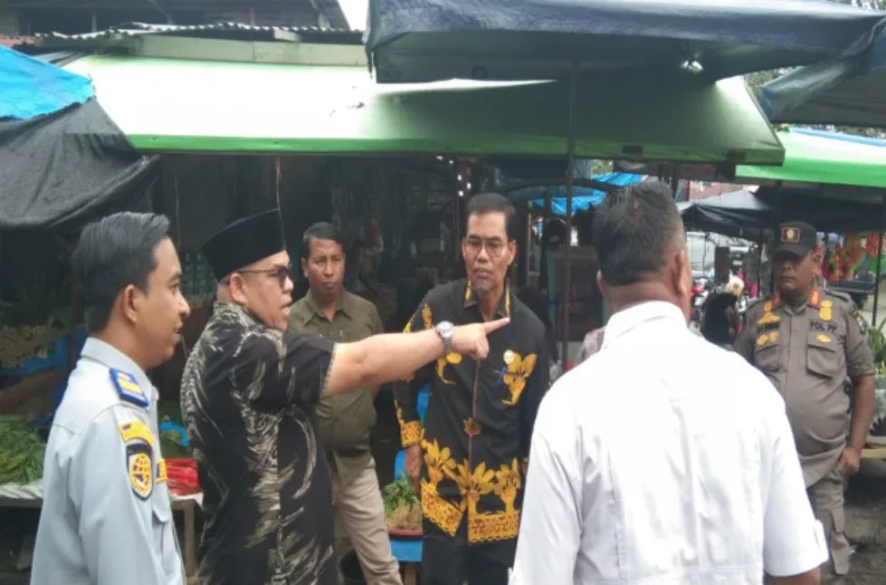 Pemkab Kampar Tutup Akses Kendaraan di Eks Jalan Dt Tabano, Fokus Benahi Pasar Inpres
