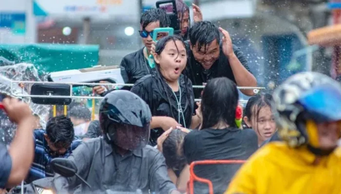 Imlek 2026 Hidupkan Selatpanjang, Imigrasi Awasi 87 WNA hingga Perang Air