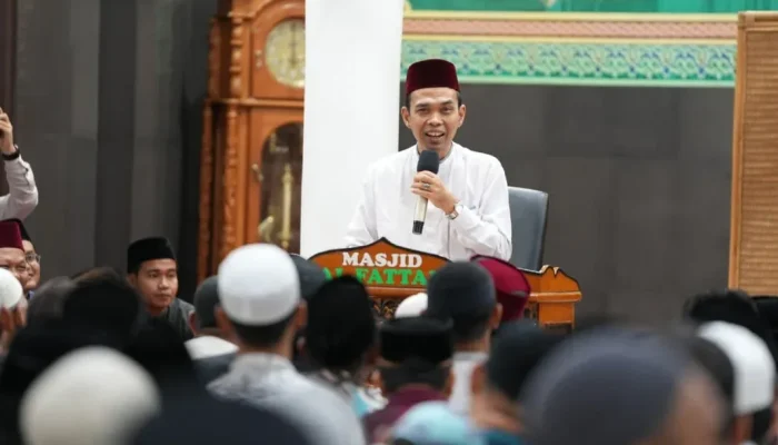 Subuh Ramadan di Siak, Bupati Afni Hadiri Tausiyah UAS di Masjid Al Fatah