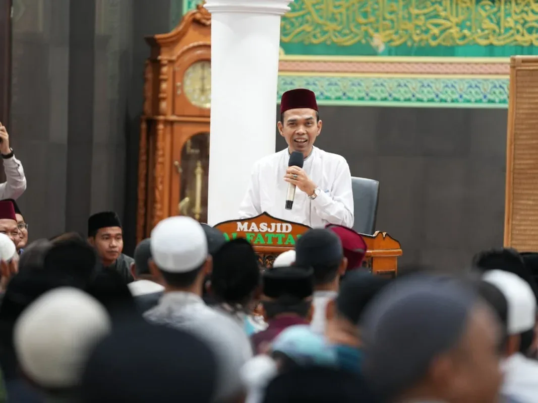 Subuh Ramadan di Siak, Bupati Afni Hadiri Tausiyah UAS di Masjid Al Fatah