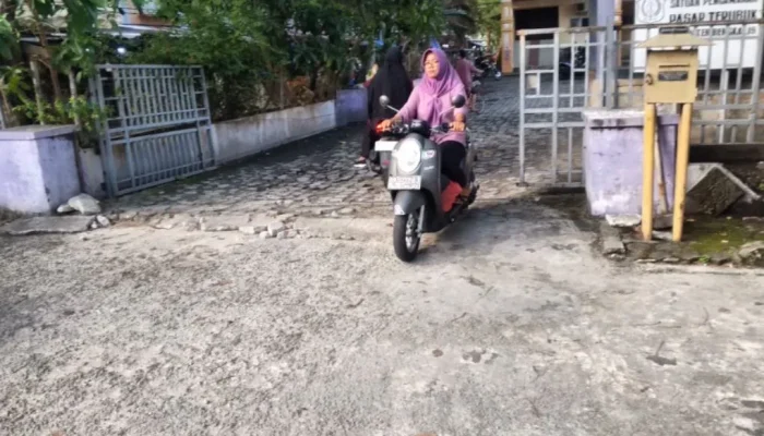 Gerbang Ekonomi Bengkalis Retak: Jalan Masuk Pasar Terubuk Rusak, Perbaikan Tak Kunjung Tiba