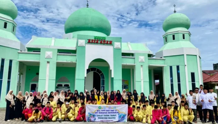 Karakter Generasi Muda Diperkuat, Ramadhan Satukan MTs YPPI Bengkalis dan SMPS IT Ibu Harapan 