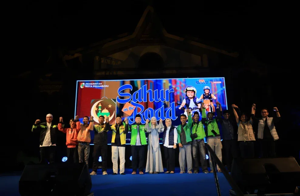 Sahur on The Road Pekanbaru 2.000 Ojol Disapa Wali Kota Agung Nugroho