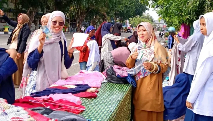Ramai Diserbu Warga, Bazar Sosial MTs YPPI Bengkalis Sisihkan Hasil untuk Yatim dan Takjil Gratis