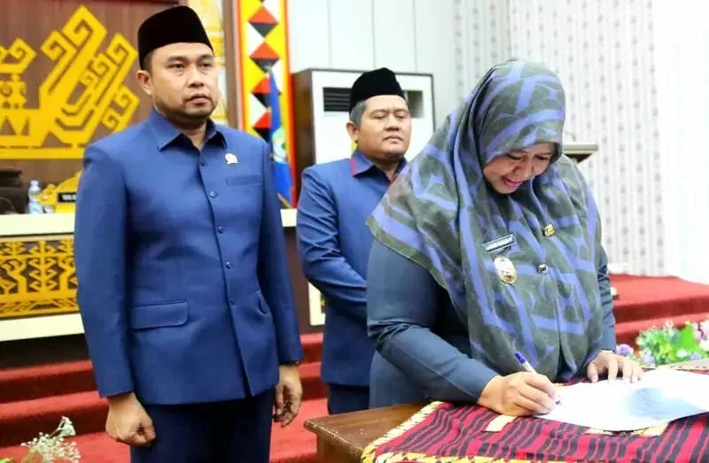 DPRD Pringsewu Sahkan Perubahan APBD 2025, Wabup Tekankan Penguatan PAD