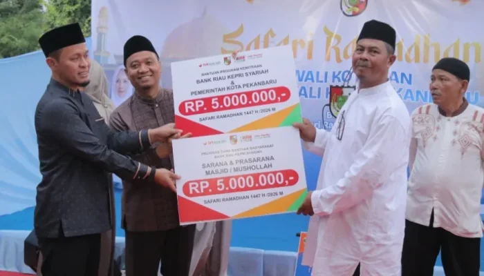 Safari Ramadan di Limapuluh, Wali Kota Pekanbaru Prioritaskan Jalan Rusak dan Pendidikan