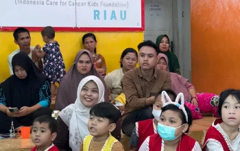 Ramadan Penuh Empati, ARYADUTA Pekanbaru Berbagi dan Hibur Anak Penderita Kanker