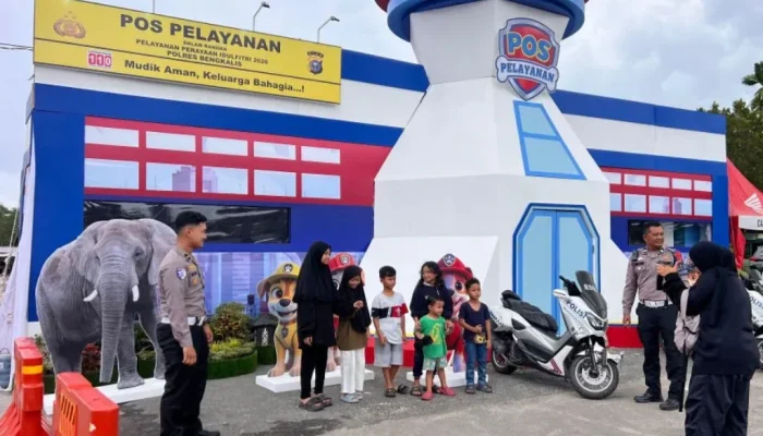 Arus Mudik di Posyan PAW Patrol Bengkalis Jadi Ruang Ceria Anak-Anak Bertemu Polisi