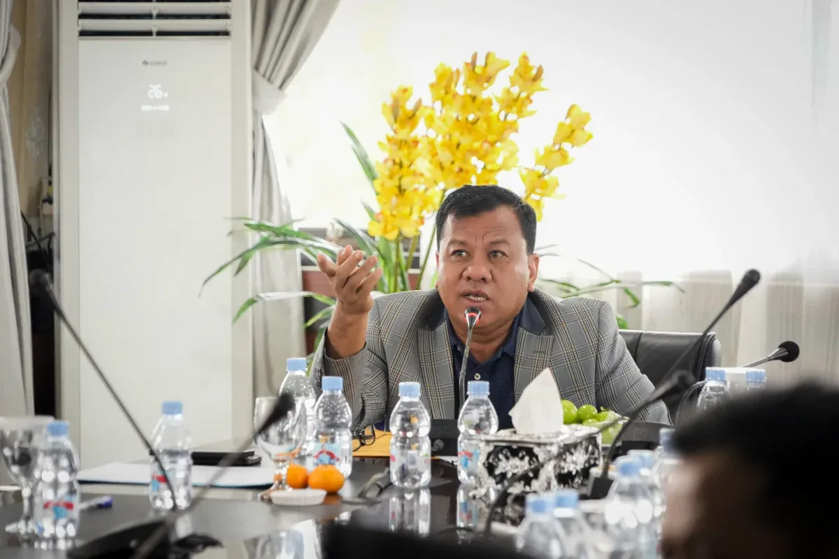 Dari Anak Desa di Tepian Sungai Kuantan, Suhardiman Amby Kini Pimpin Kuansing