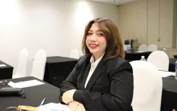 Ketika Layar Tak Dimatikan: Cermin Disiplin Aparatur dan Kualitas Pelayanan Publik di Pengadilan