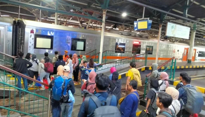 Lonjakan Penumpang KA Yogya Naik 69 Persen Jelang Libur Paskah 2026