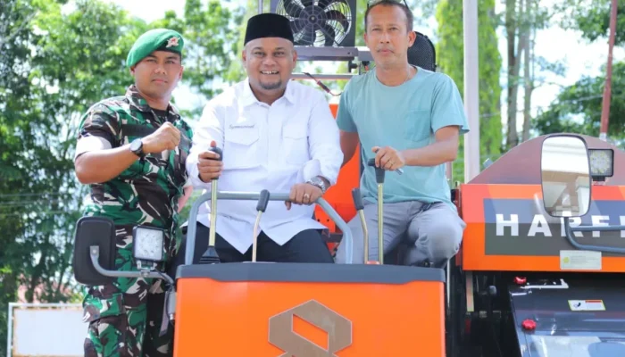 Dua Combine Harvester Masuk Siak, Dorong Panen Cepat dan Produktivitas Petani