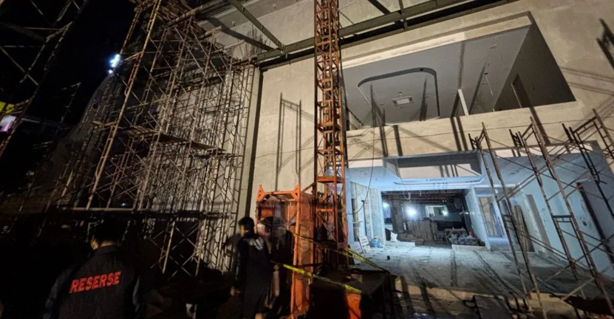 Pemprov Riau Selidiki Jatuhnya Lift Proyek RS Santa Maria