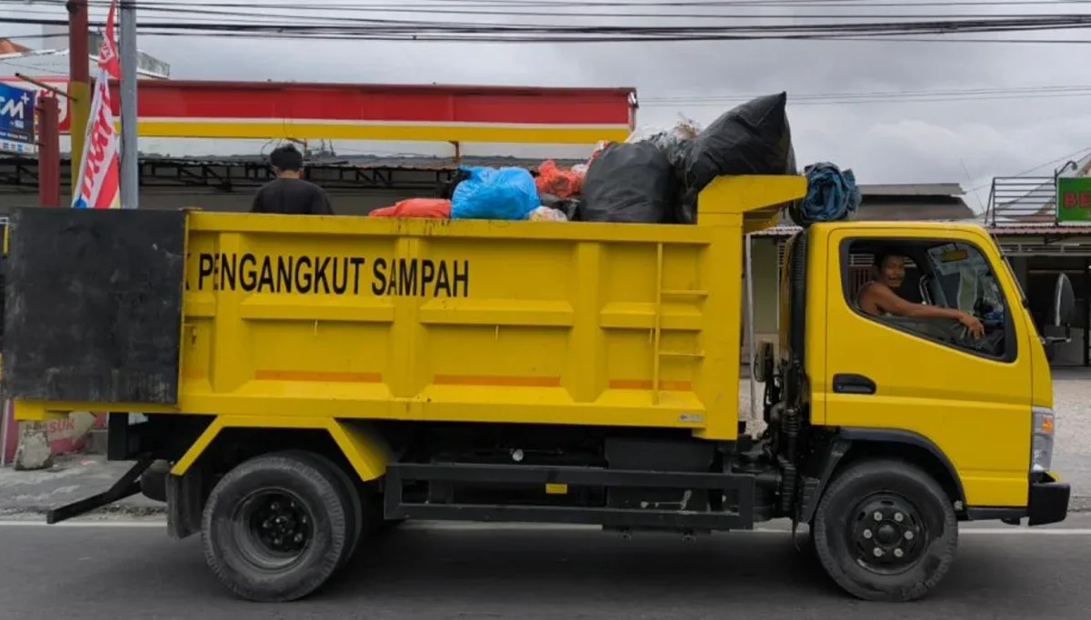 Wali Kota Pekanbaru Targetkan Sampah Warga Terangkut Tiap Hari