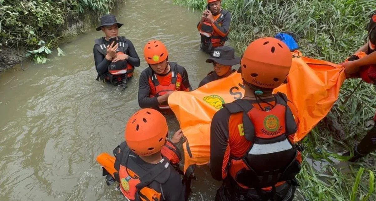 Pria Tewas Terseret Arus Parit Meluap di Pekanbaru