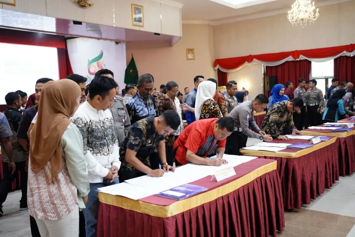 Bapenda Riau Teken Pakta Integritas Massal