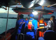 Penumpang Ferry Lompat ke Laut