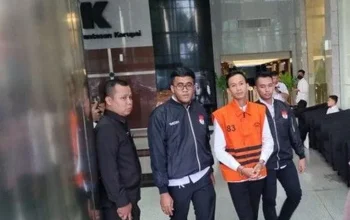 KPK Tahan Ajudan Gubernur Riau Nonaktif dalam Kasus Pemerasan, Bantah Terlibat