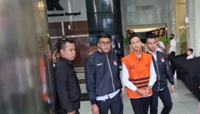 KPK Tahan Ajudan Gubernur Riau Nonaktif dalam Kasus Pemerasan, Bantah Terlibat