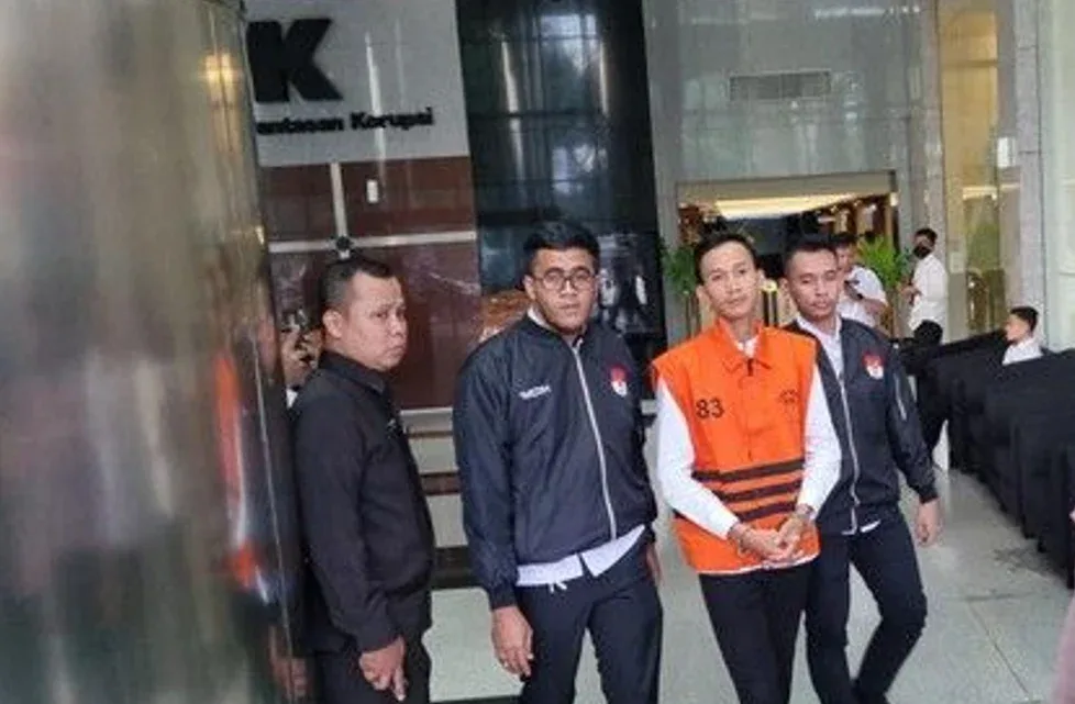 KPK Tahan Ajudan Gubernur Riau Nonaktif dalam Kasus Pemerasan, Bantah Terlibat