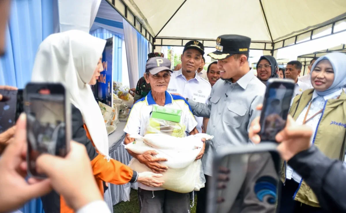 Bantuan Pangan Pekanbaru Disertai Cek Kesehatan Gratis untuk Warga