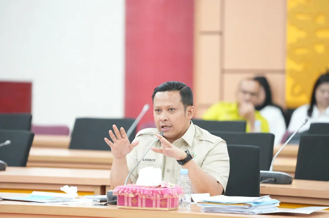 Pembahasan LKPJ Riau 2025 Diperdalam