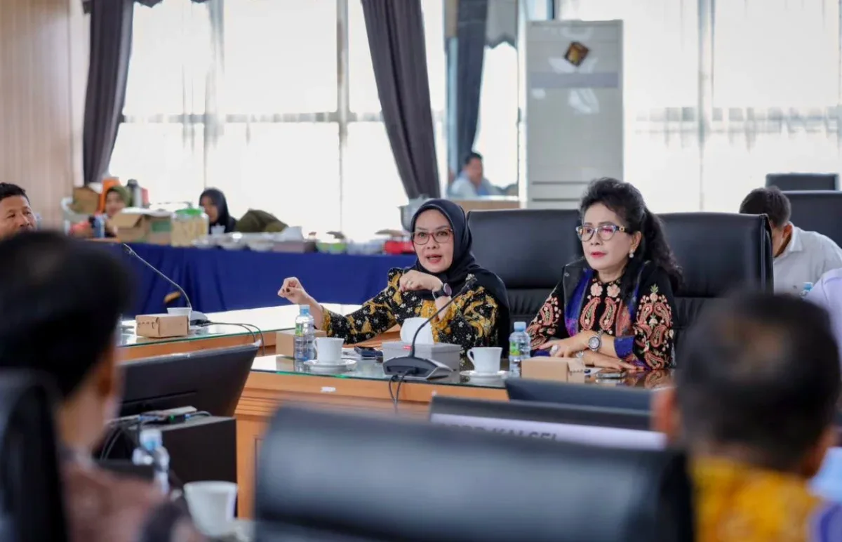Pansus LKPJ DPRD Riau kunjungi DPRD Kalsel bahas tindak lanjut rekomendasi, mekanisme pengawasan, dan optimalisasi PAD. (R45/Galeri Foto)