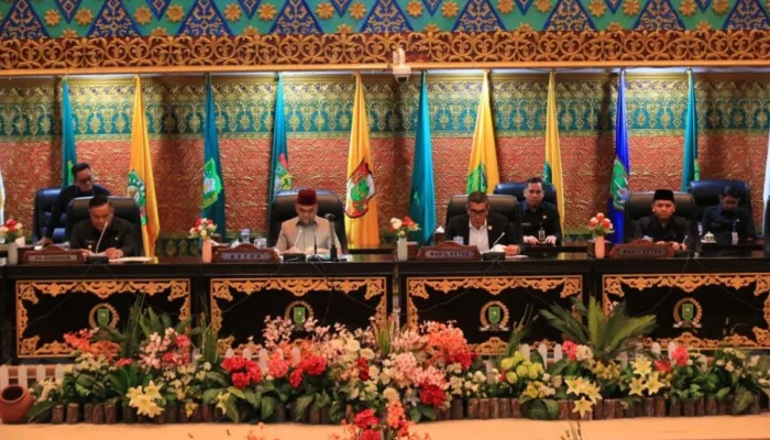 Pemprov dan DPRD Riau Tetapkan Rekomendasi LKPJ 2025